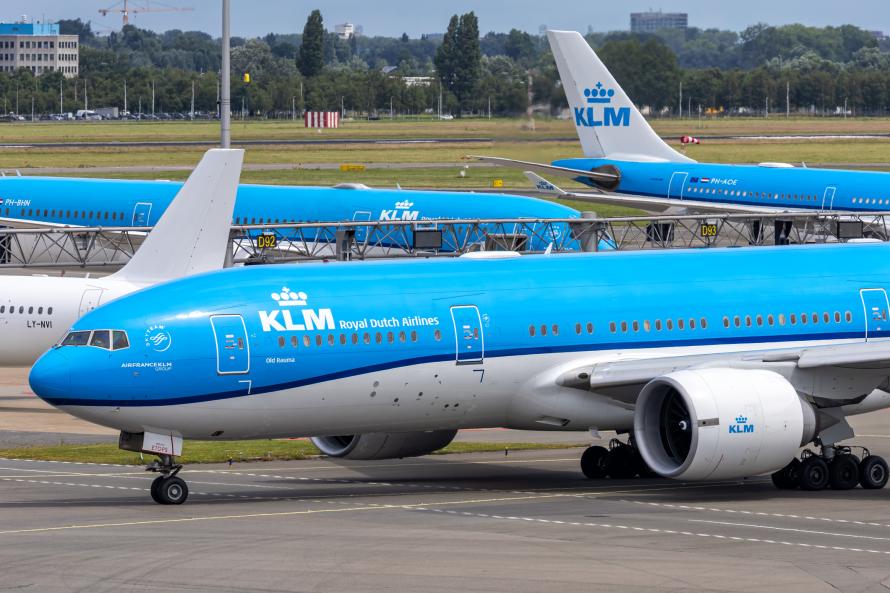 Flere fly tilhørende det hollandske flyselskab KLM