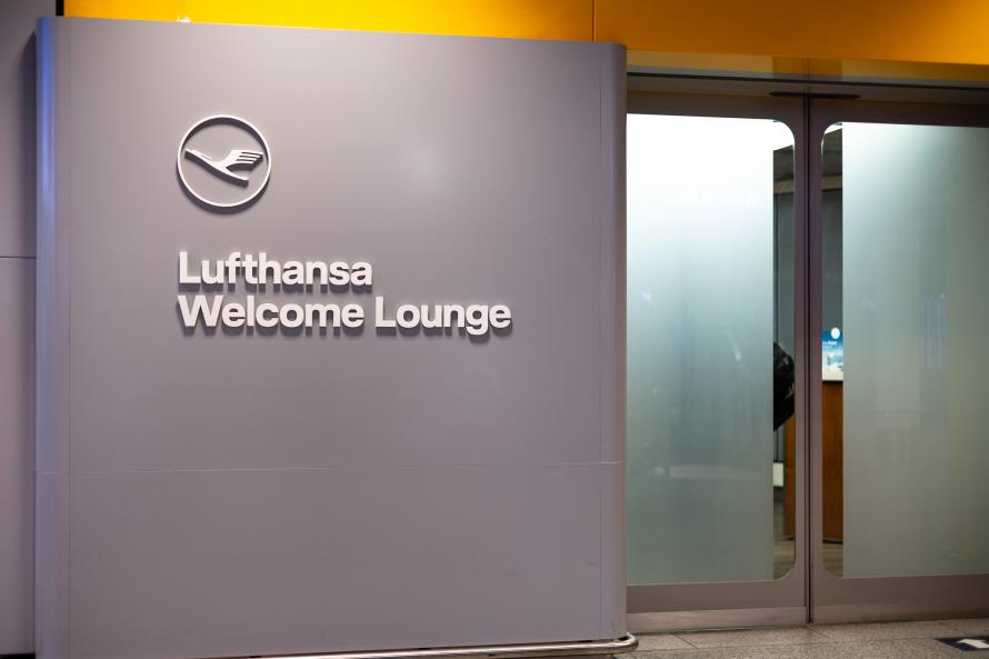 Indgangen til Lufthansa Welcome Lounge.